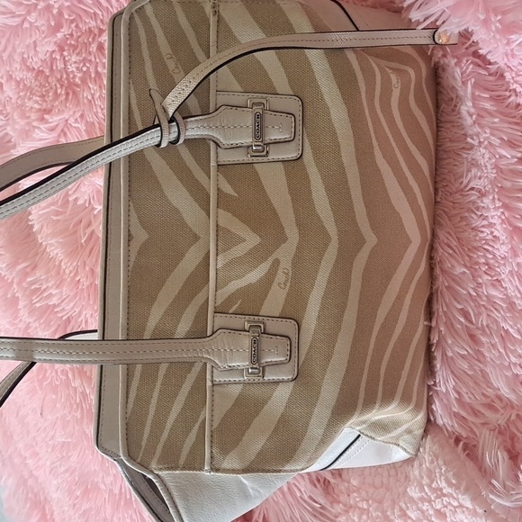 Coach Zebra Purse White and Tan - Picture 7 of 16